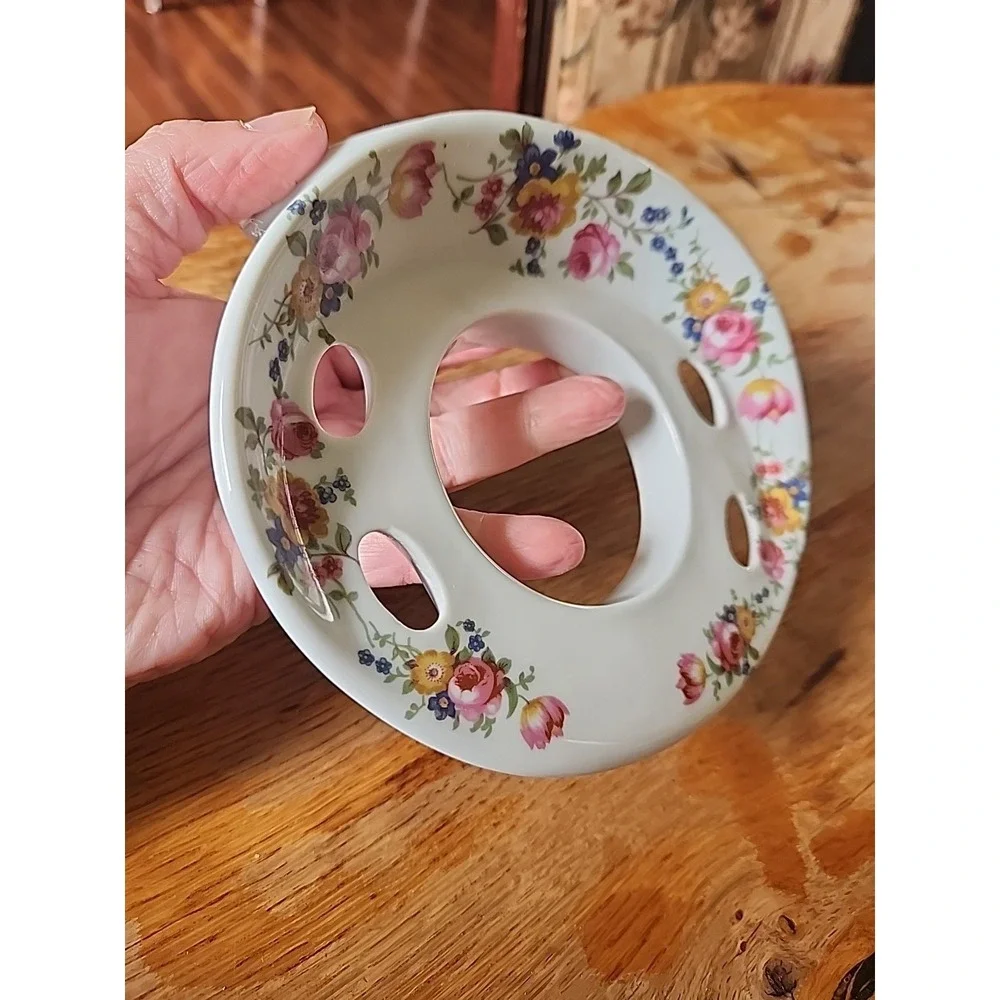 Vtg Floral White Ceramic Wall Mount Toothbrush & Cup Holder Cottage‎ Country